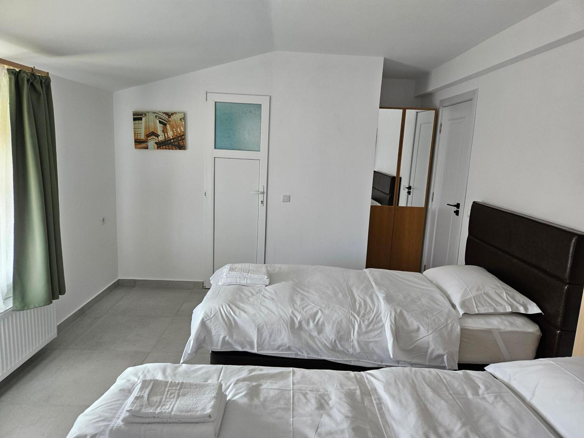 Casa Cristian Apartment Turda Bagian luar foto